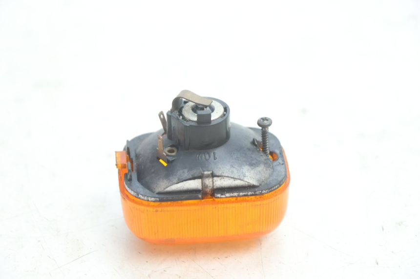 photo de FRONT LEFT TURN SIGNAL PEUGEOT TREKKER 50 (1995 - 2004) - Zoom on usage condition