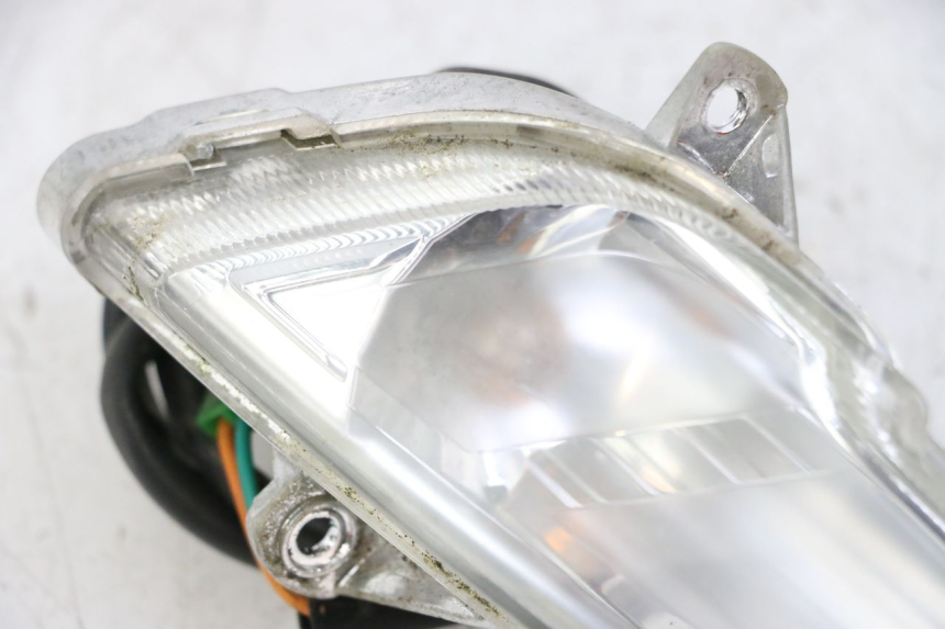 photo de FRONT LEFT TURN SIGNAL PEUGEOT TWEET 4T 50 (2014 - 2019) - Zoom on usage condition