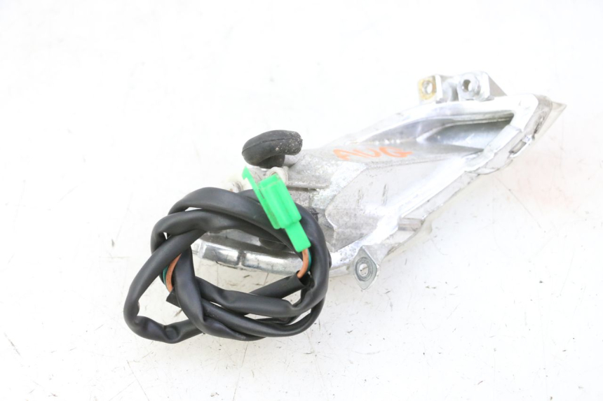 photo de LEFT FRONT TURN SIGNAL PEUGEOT TWEET 4T 50 (2018 - 2022) - Technical close-up