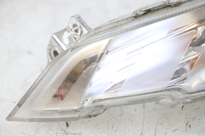photo de LEFT FRONT TURN SIGNAL PEUGEOT TWEET 4T 50 (2018 - 2022) - Surface and material condition