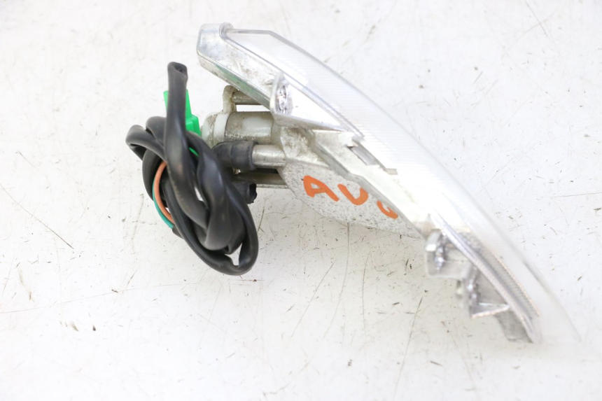 photo de FRONT LEFT TURN SIGNAL PEUGEOT TWEET PRO CARGO 50 (2018 - 2022) - Surface and material condition