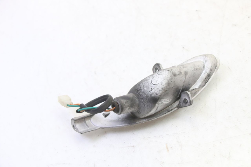 photo de LEFT FRONT TURN SIGNAL PEUGEOT V-CLIC VCLIC 50 (2007 - 2013) - Zoom on usage condition