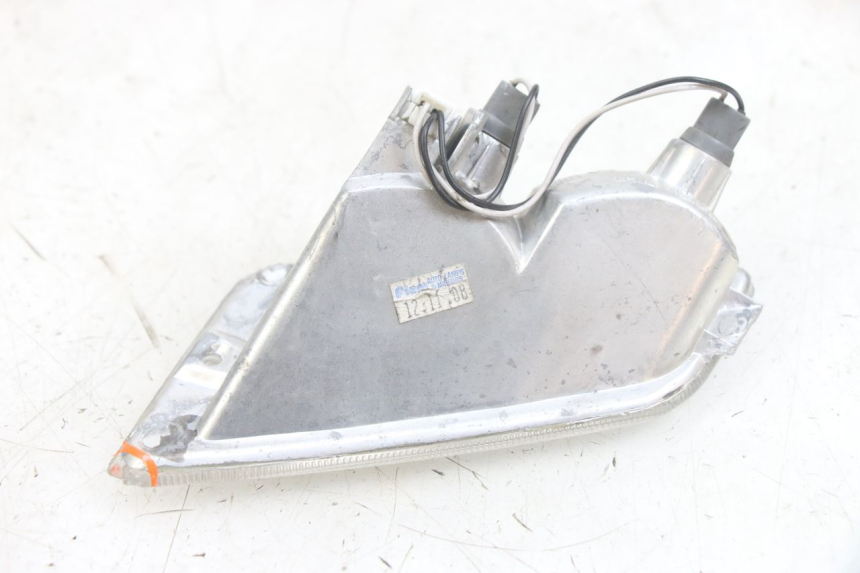 photo de LEFT FRONT TURN SIGNAL PIAGGIO VESPA GTS SUPER IE 125 (2009 - 2016) - Zoom on usage condition