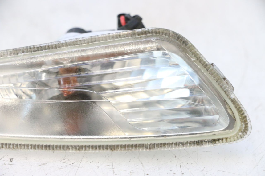 photo de LEFT FRONT TURN SIGNAL PIAGGIO VESPA PRIMAVERA 2T 50 (2013 - 2018) - Zoom on usage condition
