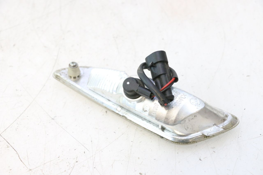 photo de LEFT FRONT TURN SIGNAL PIAGGIO VESPA PRIMAVERA 2T 50 (2013 - 2018) - Surface and material condition