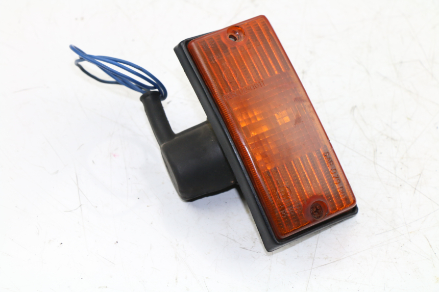 photo de FRONT LEFT TURN SIGNAL  PIAGGIO VESPA PX 125 (1997 - 2007) - Main view