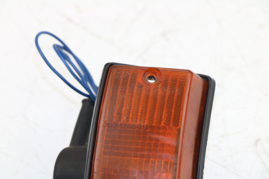 photo de FRONT LEFT TURN SIGNAL  PIAGGIO VESPA PX 125 (1997 - 2007) - Technical close-up