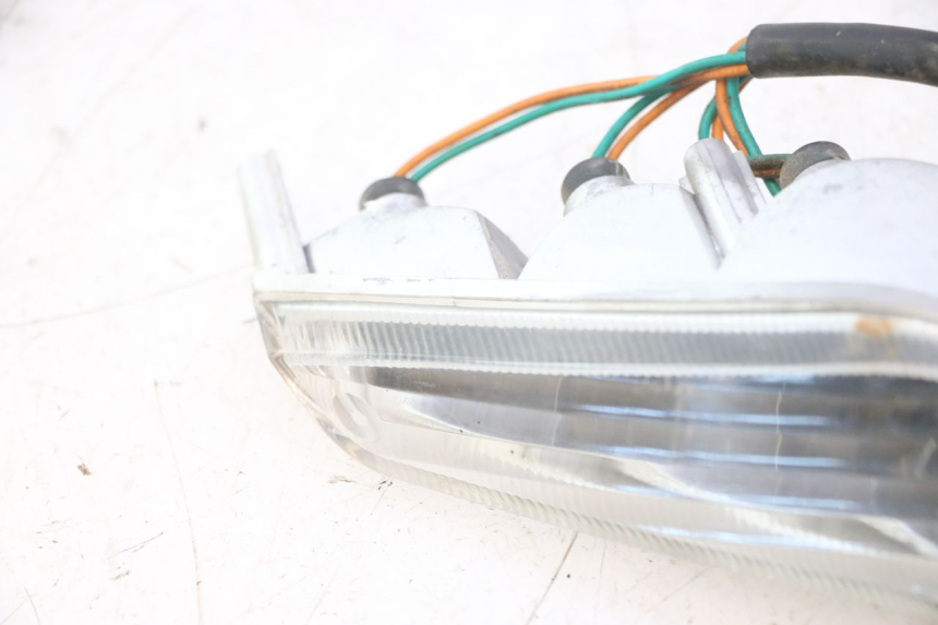 photo de FRONT LEFT TURN SIGNAL  PEUGEOT VIVACITY NEW 2T 50 (2008 - 2017) - Additional view of the item