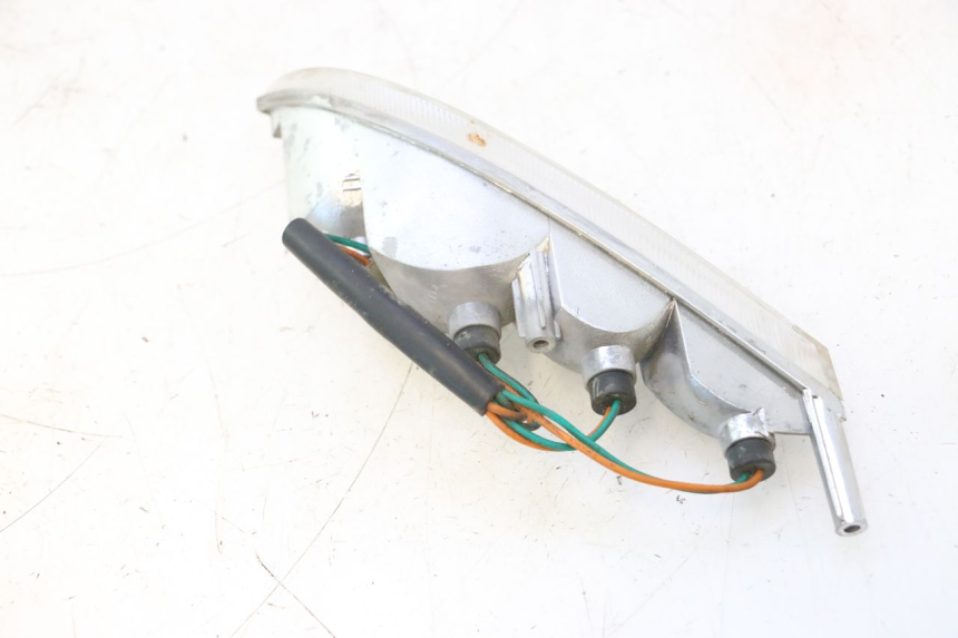 photo de FRONT LEFT TURN SIGNAL  PEUGEOT VIVACITY NEW 2T 50 (2008 - 2017) - Surface and material condition