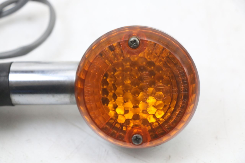photo de FRONT LEFT TURN SIGNAL  SUZUKI VL INTRUDER 125 (2004 - 2007) - Component detail