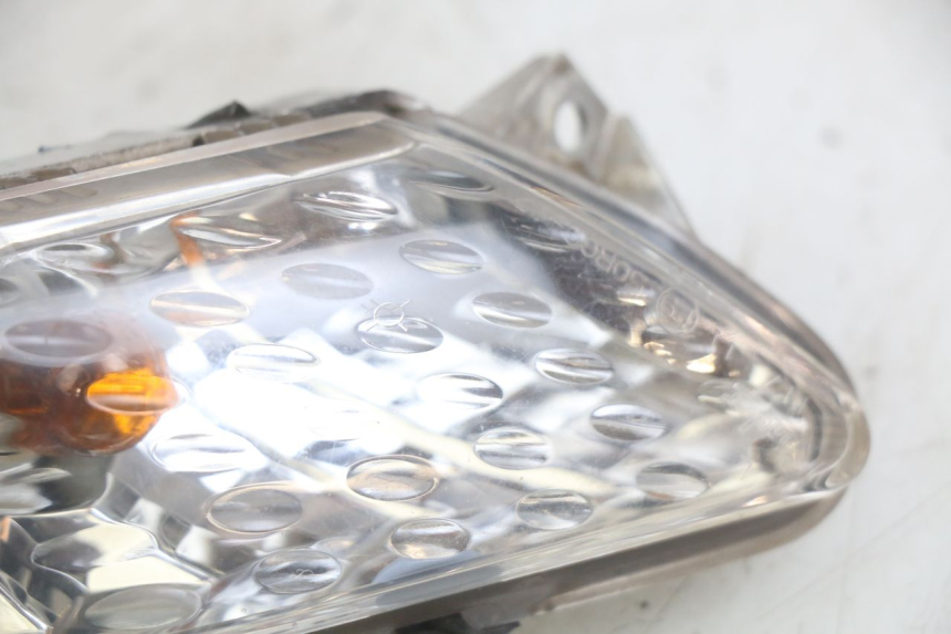 photo de LEFT FRONT TURN SIGNAL YAMAHA X-MAX XMAX 250 (2006 - 2009) - Component detail