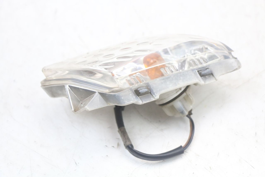 photo de LEFT FRONT TURN SIGNAL YAMAHA X-MAX XMAX 250 (2006 - 2009) - Zoom on usage condition