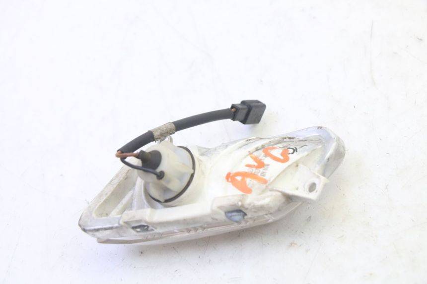 photo de LEFT FRONT TURN SIGNAL YAMAHA X-MAX XMAX 250 (2006 - 2009) - Technical close-up