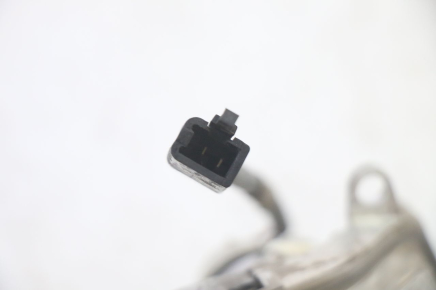 photo de LEFT FRONT TURN SIGNAL YAMAHA X-MAX XMAX 250 (2006 - 2009) - Fixing points details