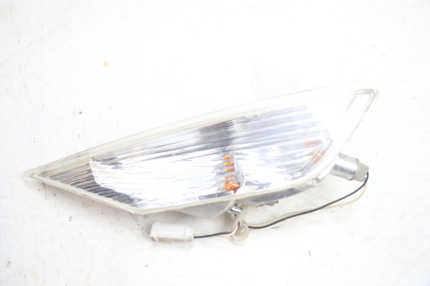 photo de FRONT LEFT TURN SIGNAL PIAGGIO X8 STREET 125 (2006 - 2007) - Main view