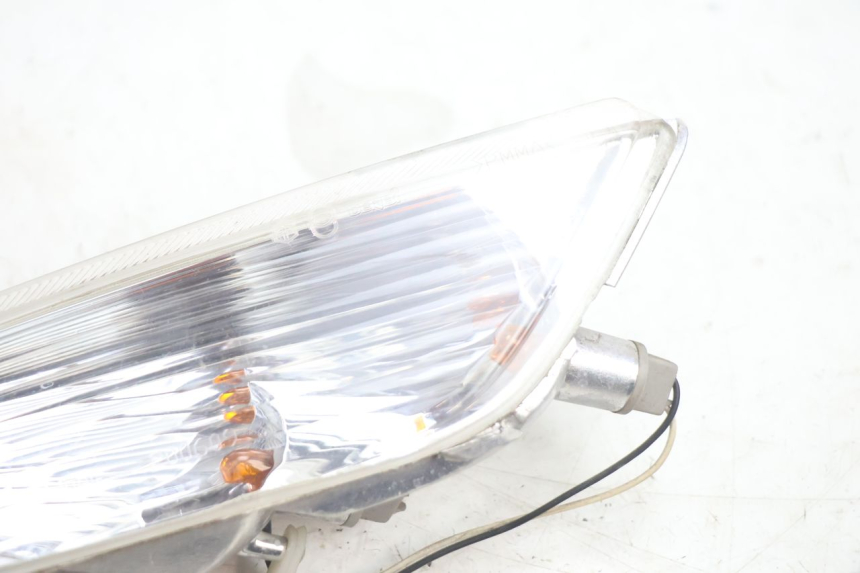 photo de FRONT LEFT TURN SIGNAL PIAGGIO X8 STREET 125 (2006 - 2007) - Zoom on usage condition