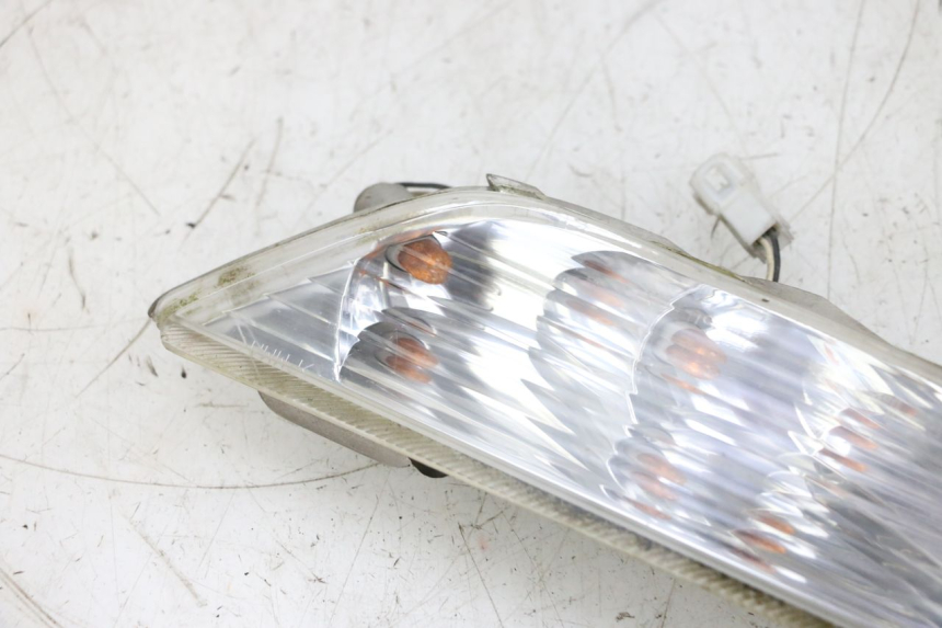photo de LEFT FRONT TURN SIGNAL PIAGGIO X8 125 (2004 - 2007) - Component detail