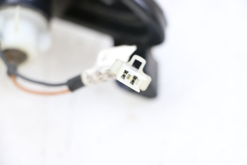 photo de LEFT FRONT TURN SIGNAL YAMAHA NEOS NEO'S 4T 50 (2008 - 2016) - Zoom on usage condition