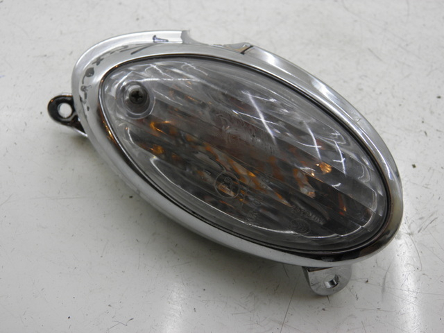photo de FRONT LEFT TURN SIGNAL  YAMASAKI YM50QT-N3 RETRO 50 (2012 - 2014) - Main view