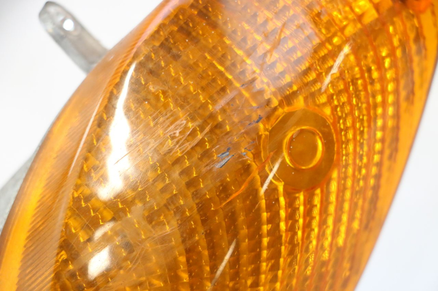 photo de FRONT LEFT TURN SIGNAL YAMAHA YP MAJESTY 125 (1998 - 2001) - Alternative perspective