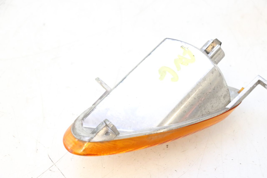 photo de FRONT LEFT TURN SIGNAL YAMAHA YP MAJESTY 125 (1998 - 2001) - Fixing points details