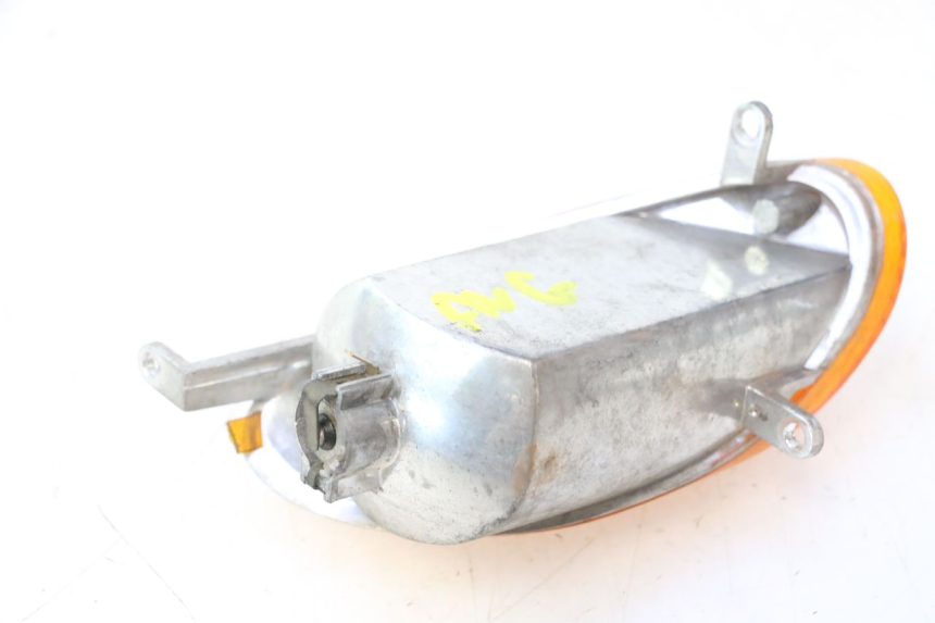 photo de FRONT LEFT TURN SIGNAL YAMAHA YP MAJESTY 125 (1998 - 2001) - Surface and material condition