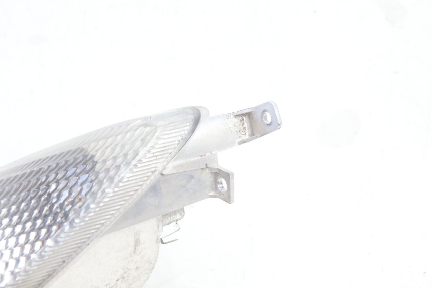photo de LEFT FRONT TURN SIGNAL YAMAHA YP MAJESTY 125 (2007 - 2010) - Technical close-up