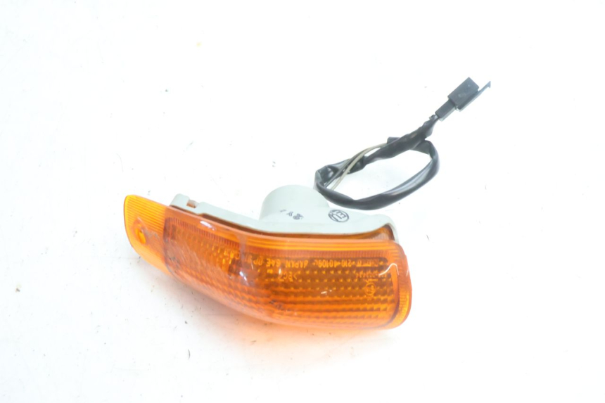 photo de LEFT FRONT TURN SIGNAL KAWASAKI ZZR 600 (1995 - 2004) - Technical close-up
