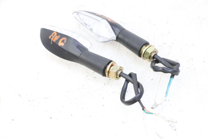 photo de FRONT TURN SIGNAL KIDEN KD125-G 125 (2018 - 2022) - Zoom on usage condition