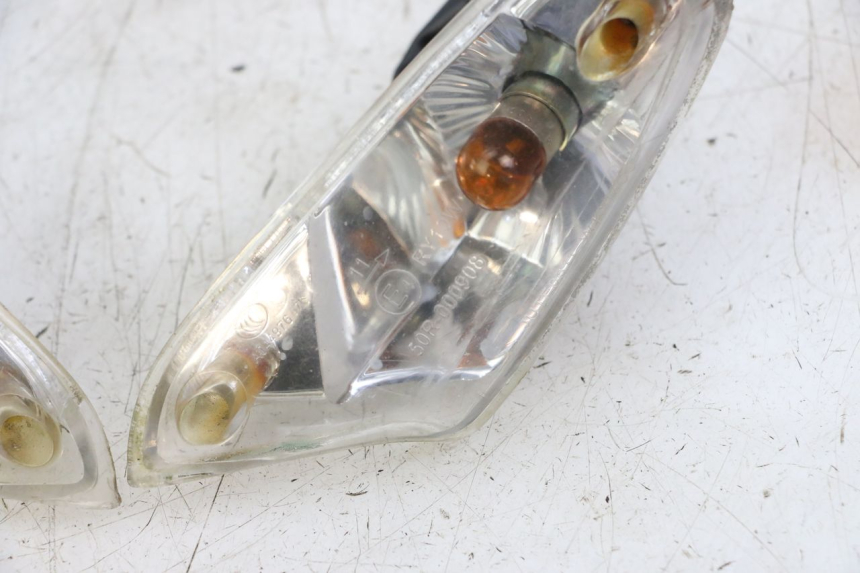photo de FRONT TURN SIGNAL KYMCO AGILITY 4T 50 (2018 - 2022) - Fixing points details
