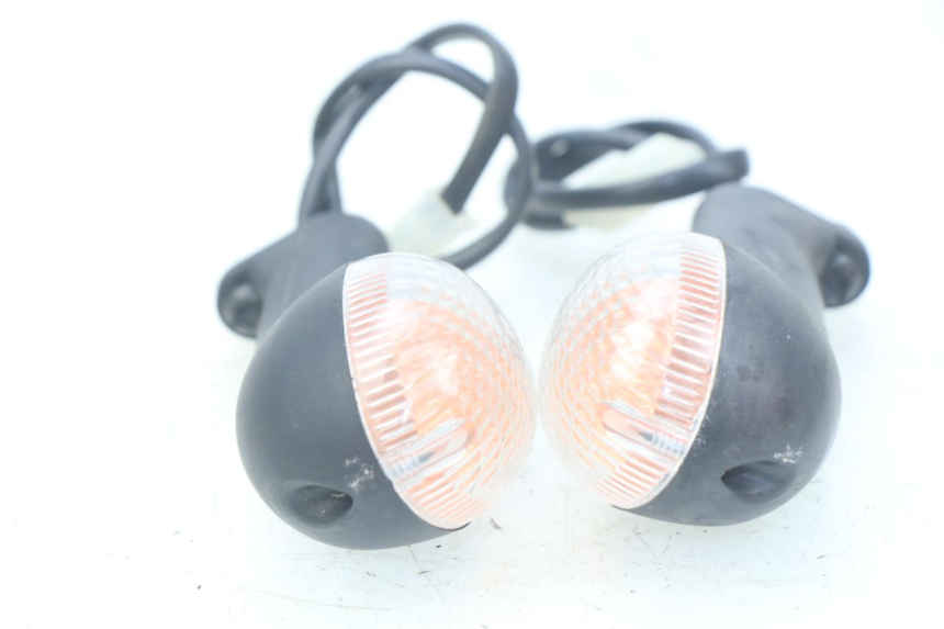 photo de FRONT TURN SIGNAL PEUGEOT LUDIX BLASTER 50 (2006 - 2014) - Alternative perspective