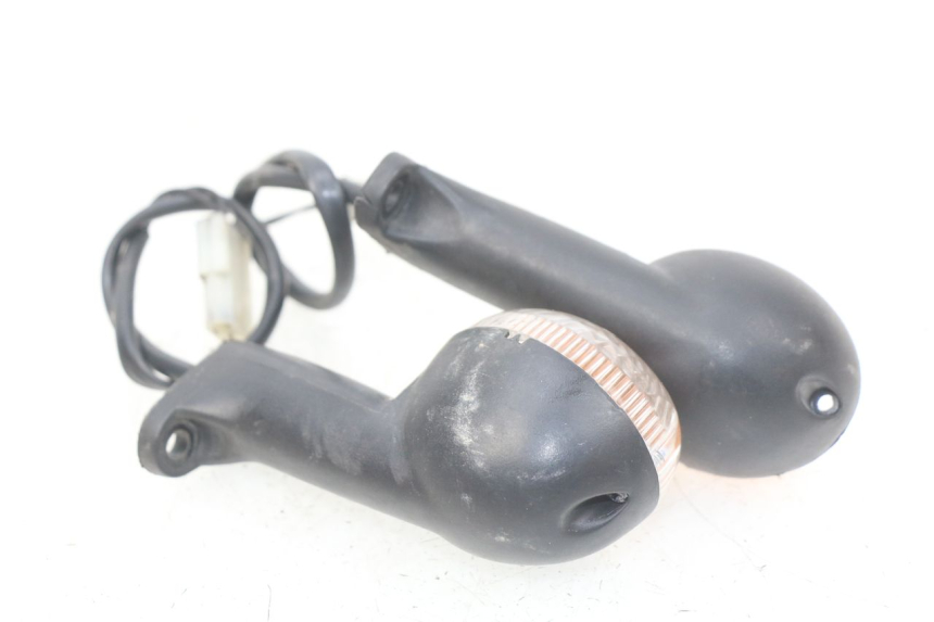 photo de FRONT TURN SIGNAL PEUGEOT LUDIX 50 (2008 - 2017) - Zoom on usage condition