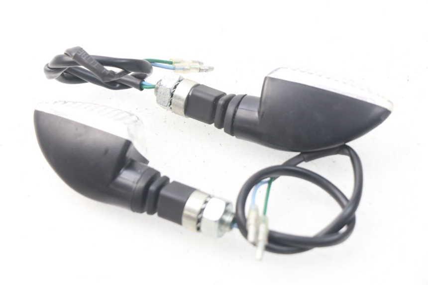 photo de FRONT TURN SIGNAL PEUGEOT METROPOLIS 400 (2017 - 2020) - Zoom on usage condition