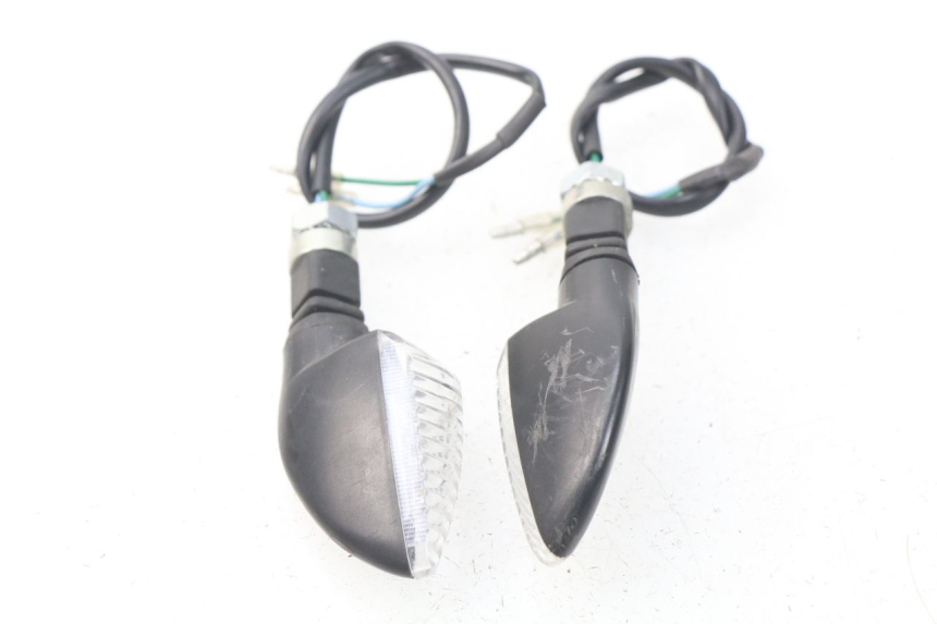 photo de FRONT TURN SIGNAL PEUGEOT METROPOLIS 400 (2017 - 2020) - Technical close-up