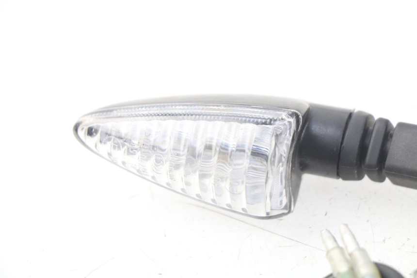 photo de FRONT TURN SIGNAL PEUGEOT METROPOLIS 400 (2017 - 2020) - Fixing points details