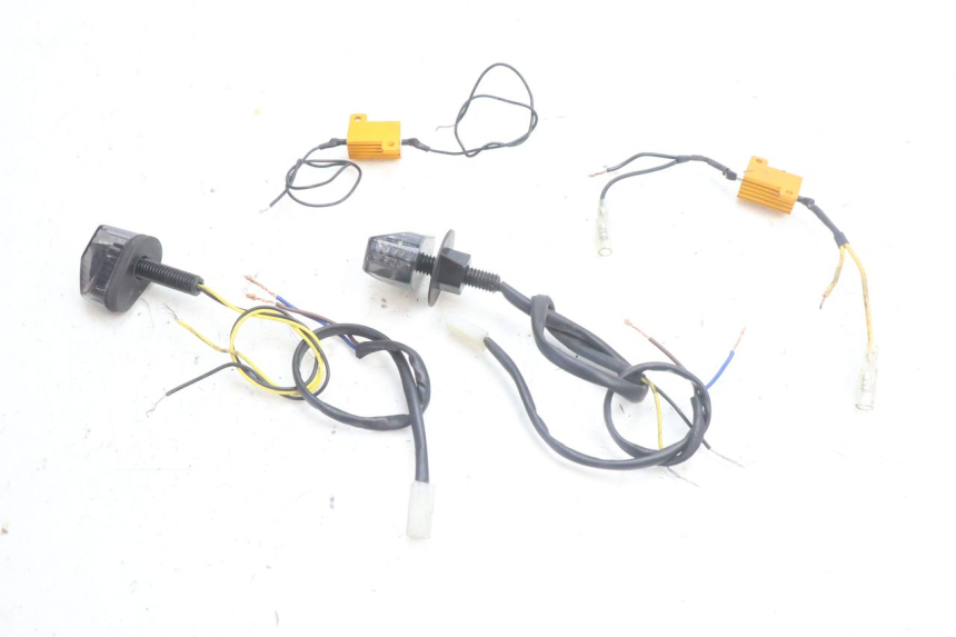 photo de FRONT TURN SIGNAL PIAGGIO MP3 500 (2016 - 2018) - Alternative perspective