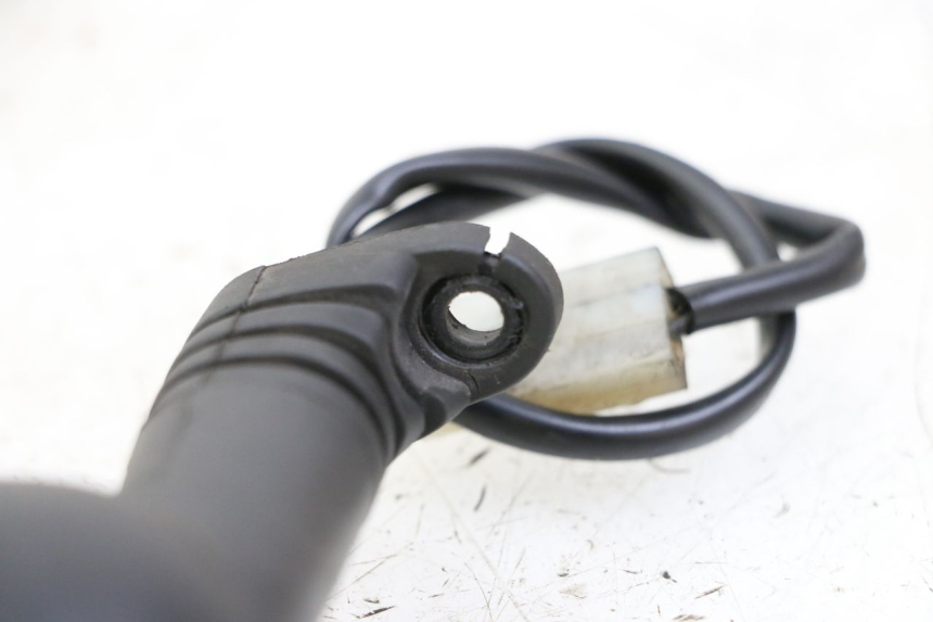 photo de FRONT TURN SIGNAL PEUGEOT LUDIX 50 (2008 - 2017) - Surface and material condition