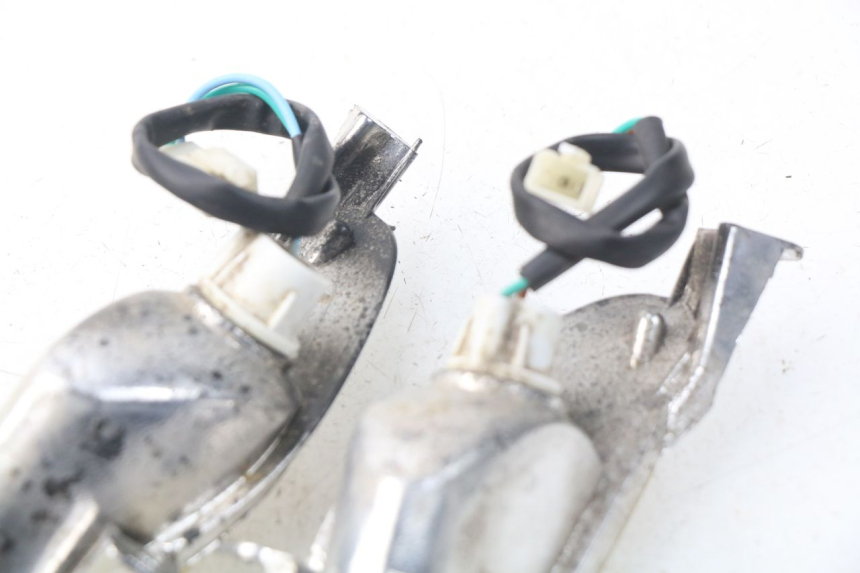 photo de FRONT TURN SIGNAL VASTRO R-ONE 4T 50 (2014 - 2022) - Alternative perspective