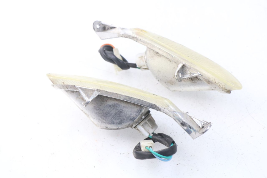 photo de FRONT TURN SIGNAL VASTRO R-ONE 4T 50 (2014 - 2022) - Fixing points details
