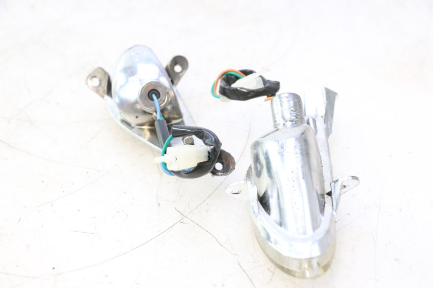 photo de FRONT TURN SIGNAL LAZIO RENO 50 (2016 - 2021) - Fixing points details