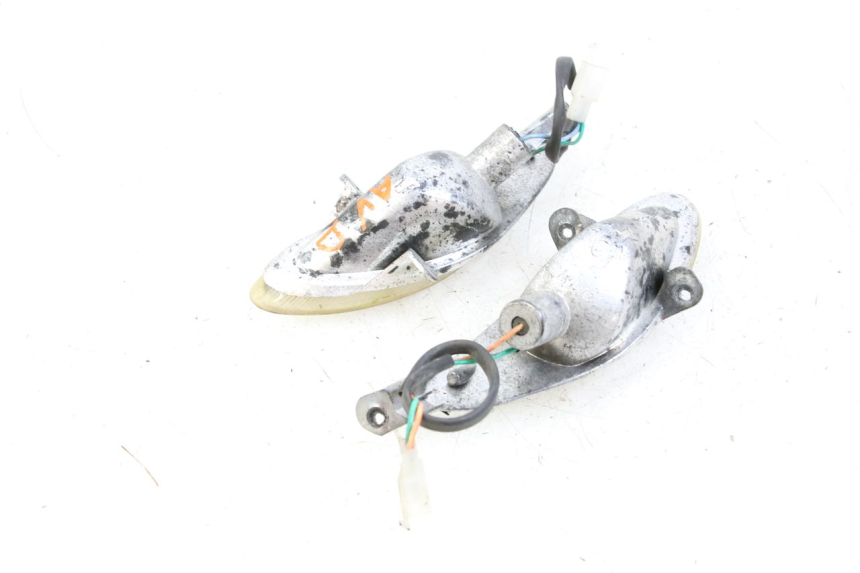 photo de FRONT TURN SIGNAL TNT MOTOR ROMA 10' 4T 50 (2007 - 2018) - Alternative perspective