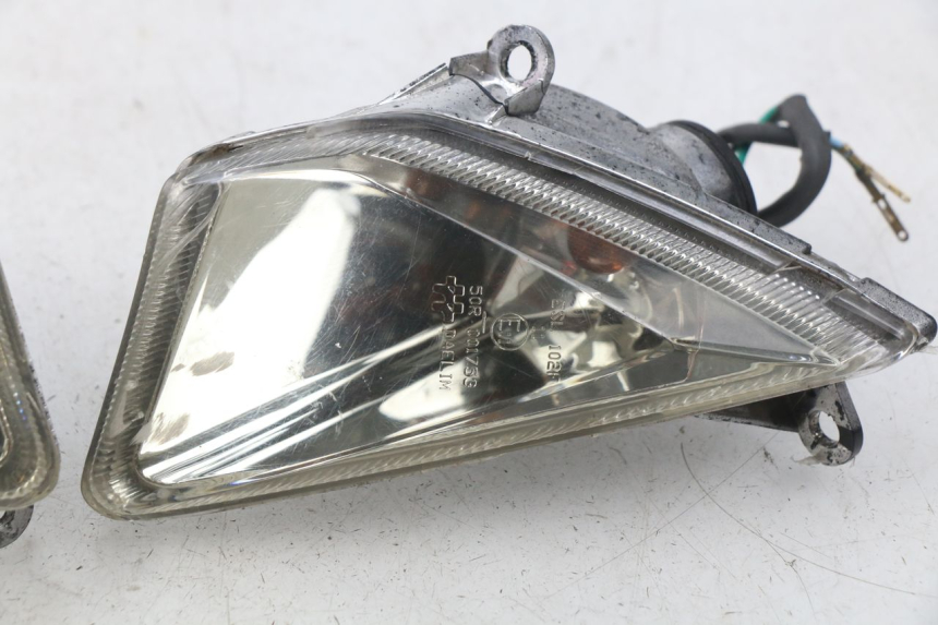 photo de FRONT TURN SIGNAL DAELIM S4 50 (2010 - 2015) - Component detail