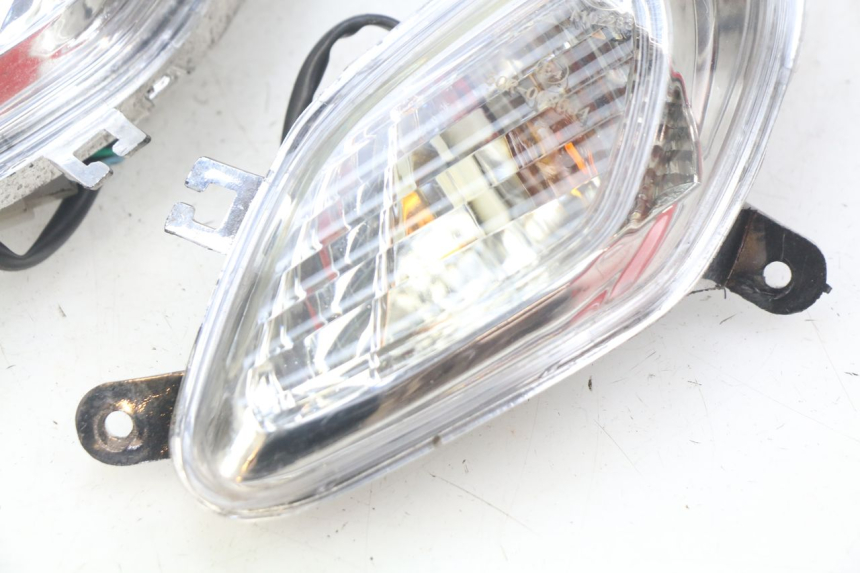photo de FRONT TURN SIGNAL JM MOTORS SANTANA 50 (2014 - 2023) - Technical close-up