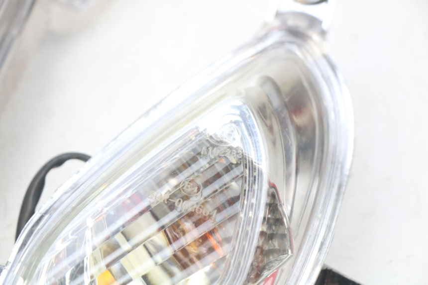 photo de FRONT TURN SIGNAL JM MOTORS SANTANA 50 (2014 - 2023) - Product overview