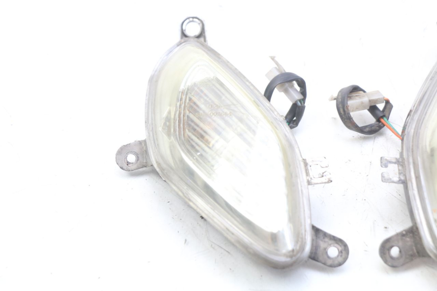 photo de FRONT TURN SIGNAL JM MOTORS SANTANA 50 (2014 - 2023) - Technical close-up