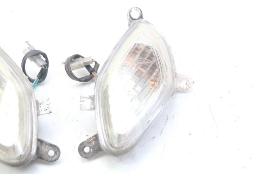 photo de FRONT TURN SIGNAL JM MOTORS SANTANA 50 (2014 - 2023) - Product overview