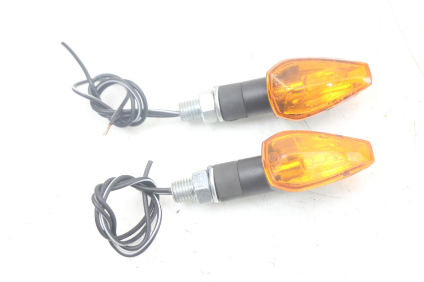 photo de FRONT TURN SIGNAL DERBI SENDA SM X-TREME 50 (2006 - 2010) - Component detail