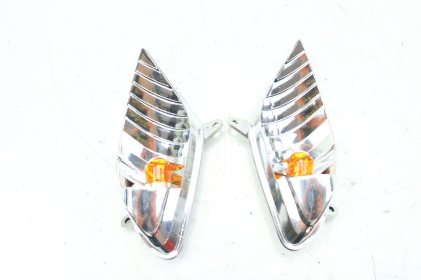 photo de FRONT TURN SIGNAL APRILIA SR R 2T LC 50 (2018 - 2021) - Alternative perspective