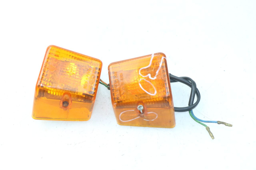 photo de FRONT TURN SIGNAL PEUGEOT SX 80 (1986 - 1995) - Main view