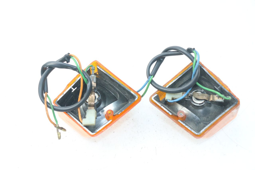 photo de FRONT TURN SIGNAL PEUGEOT SX 80 (1986 - 1995) - Zoom on usage condition